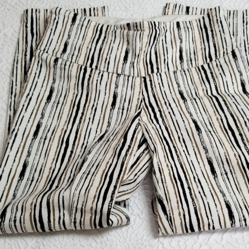 Up Stripe white black olive Ankle Stretch Pants